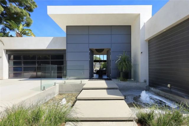 7139 Macapa, Los Angeles, CA 90068