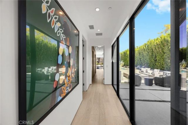 7139 Macapa, Los Angeles, CA 90068