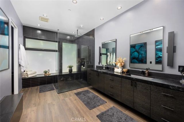 7139 Macapa, Los Angeles, CA 90068