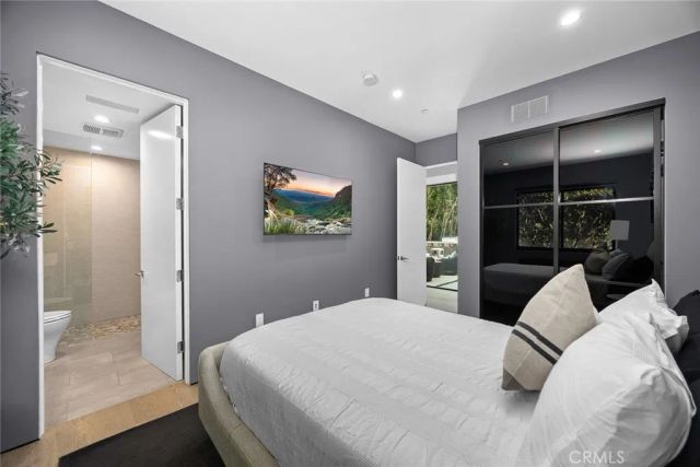 7139 Macapa, Los Angeles, CA 90068