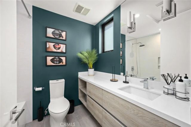 7139 Macapa, Los Angeles, CA 90068