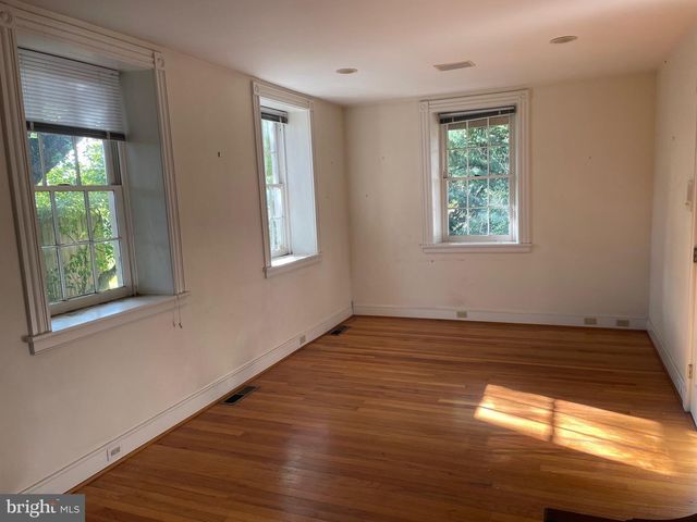 2860 YELLOW GOOSE RD, Lancaster, PA 17601