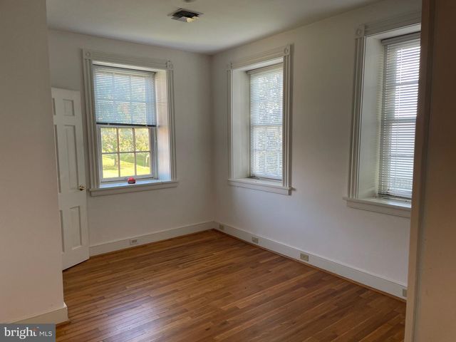 2860 YELLOW GOOSE RD, Lancaster, PA 17601