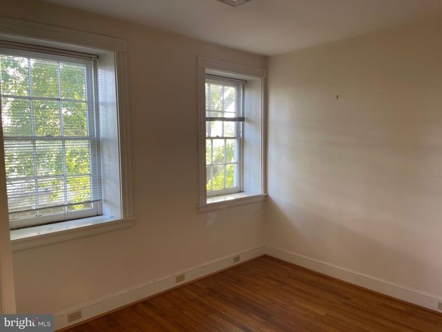 2860 YELLOW GOOSE RD, Lancaster, PA 17601