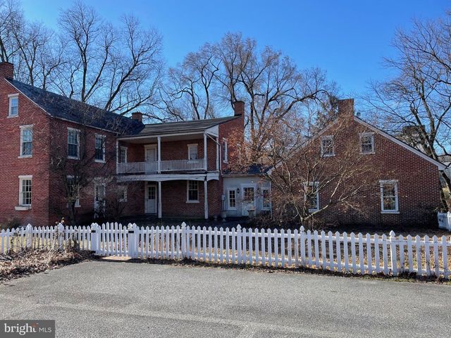 2860 YELLOW GOOSE RD, Lancaster, PA 17601