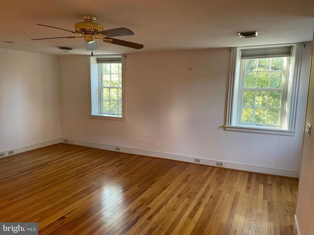 2860 YELLOW GOOSE RD, Lancaster, PA 17601