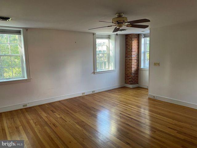 2860 YELLOW GOOSE RD, Lancaster, PA 17601