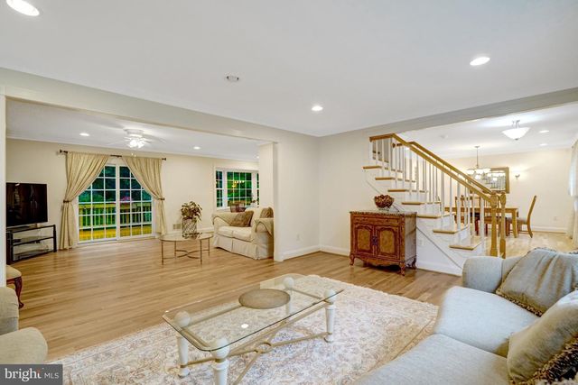 8304 FIVE GATES RD, Annandale, VA 22003