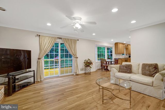 8304 FIVE GATES RD, Annandale, VA 22003