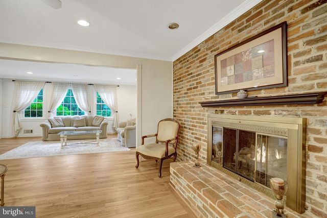 8304 FIVE GATES RD, Annandale, VA 22003