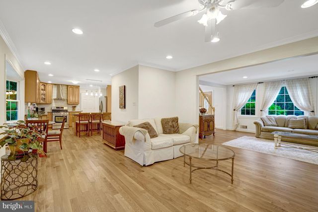 8304 FIVE GATES RD, Annandale, VA 22003