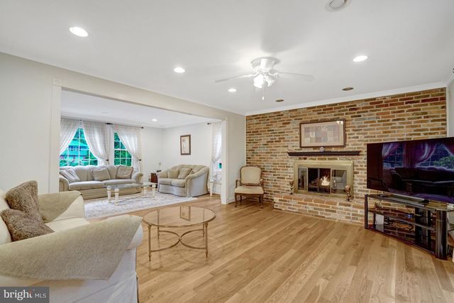 8304 FIVE GATES RD, Annandale, VA 22003