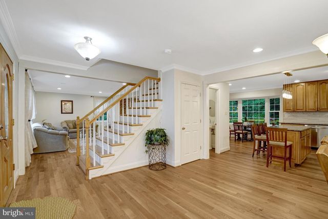 8304 FIVE GATES RD, Annandale, VA 22003