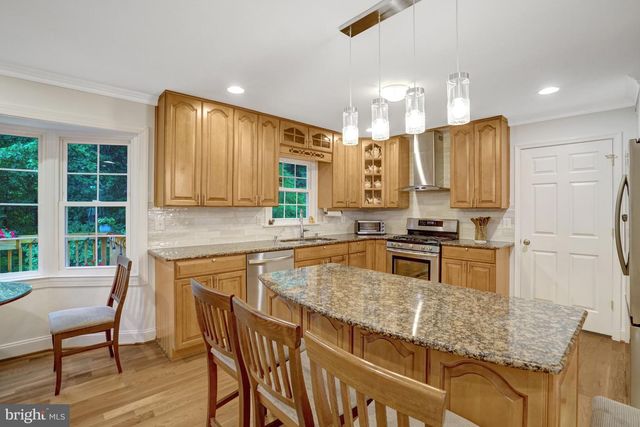 8304 FIVE GATES RD, Annandale, VA 22003