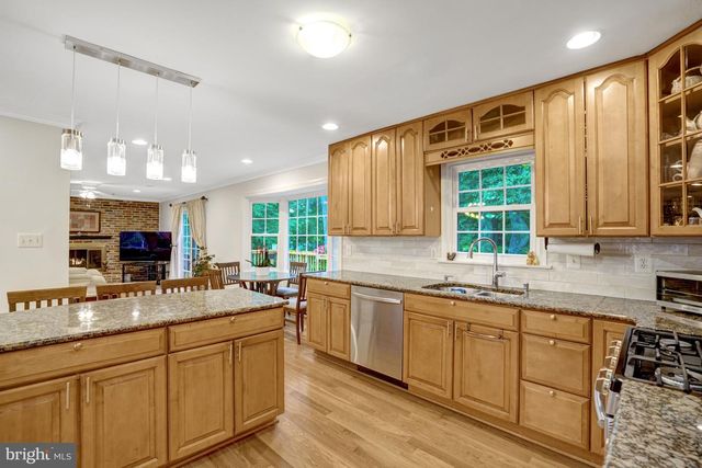 8304 FIVE GATES RD, Annandale, VA 22003