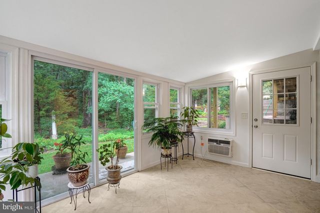 8304 FIVE GATES RD, Annandale, VA 22003