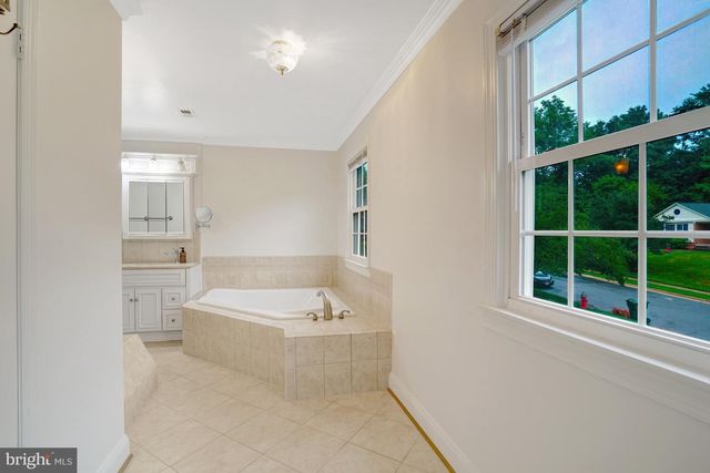 8304 FIVE GATES RD, Annandale, VA 22003
