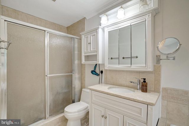 8304 FIVE GATES RD, Annandale, VA 22003