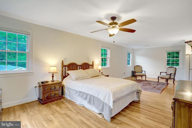 8304 FIVE GATES RD, Annandale, VA 22003