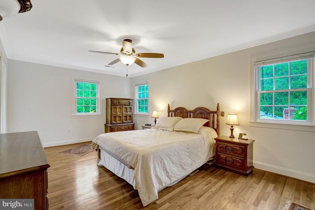 8304 FIVE GATES RD, Annandale, VA 22003