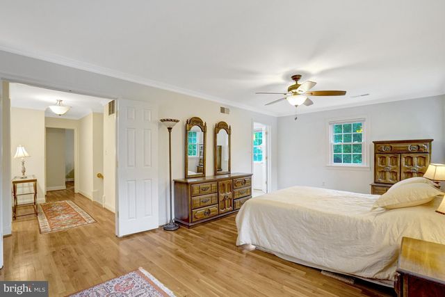 8304 FIVE GATES RD, Annandale, VA 22003