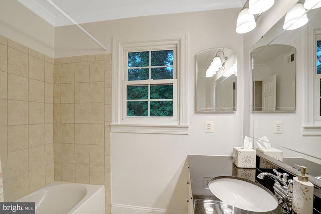8304 FIVE GATES RD, Annandale, VA 22003