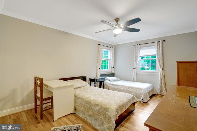 8304 FIVE GATES RD, Annandale, VA 22003