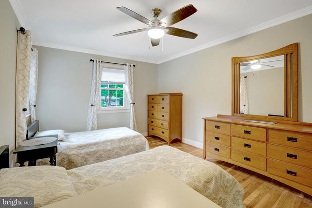 8304 FIVE GATES RD, Annandale, VA 22003