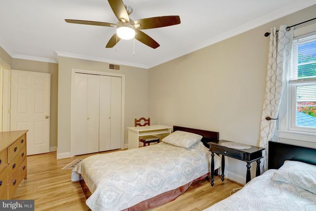 8304 FIVE GATES RD, Annandale, VA 22003