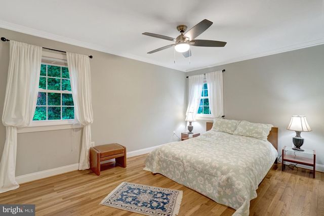8304 FIVE GATES RD, Annandale, VA 22003