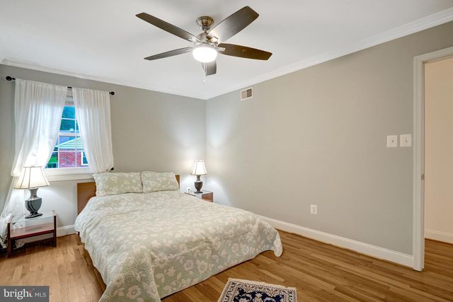 8304 FIVE GATES RD, Annandale, VA 22003