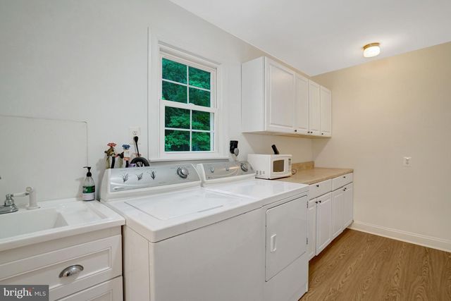 8304 FIVE GATES RD, Annandale, VA 22003