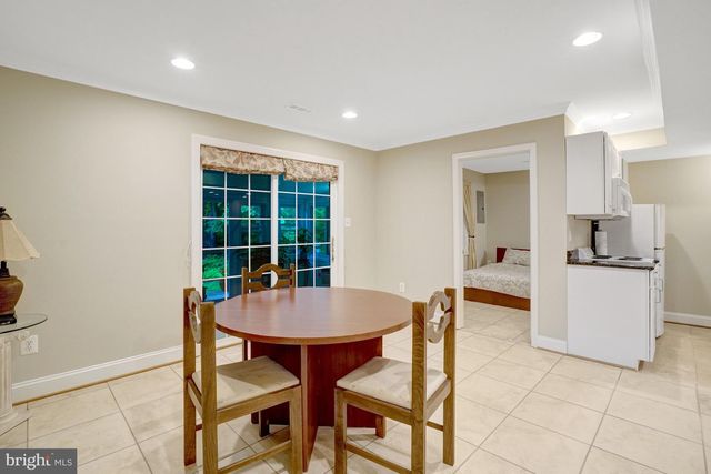 8304 FIVE GATES RD, Annandale, VA 22003