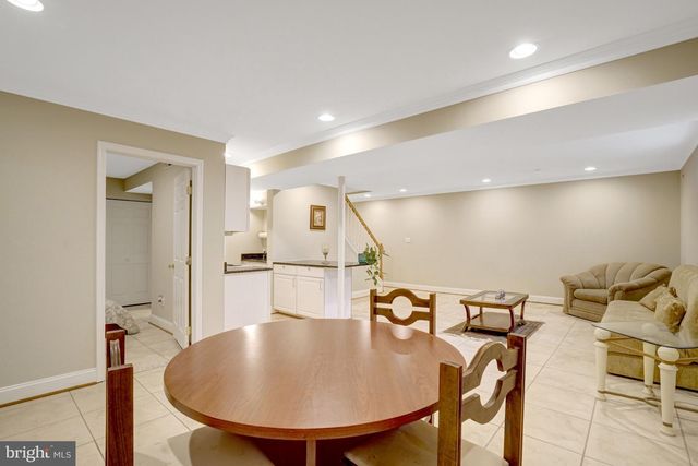 8304 FIVE GATES RD, Annandale, VA 22003