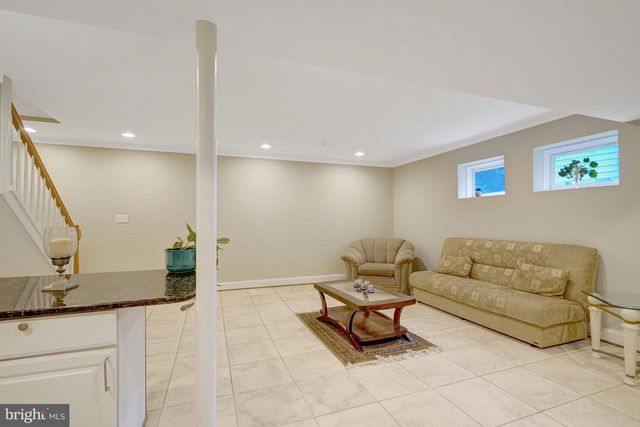 8304 FIVE GATES RD, Annandale, VA 22003