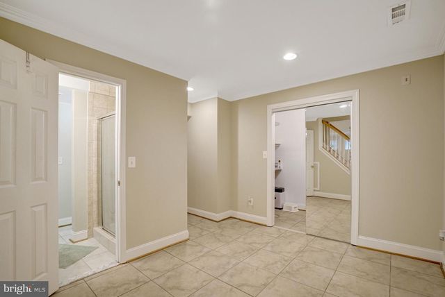 8304 FIVE GATES RD, Annandale, VA 22003