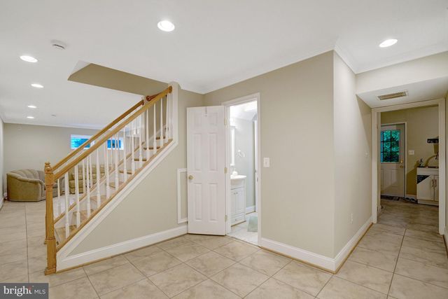 8304 FIVE GATES RD, Annandale, VA 22003