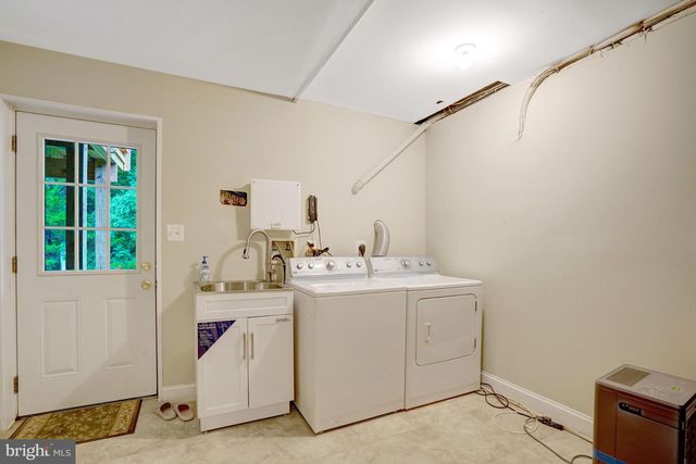 8304 FIVE GATES RD, Annandale, VA 22003