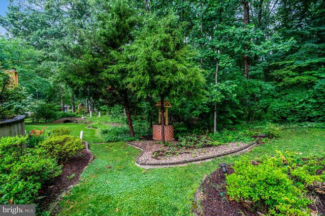 8304 FIVE GATES RD, Annandale, VA 22003