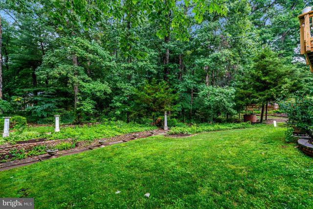 8304 FIVE GATES RD, Annandale, VA 22003