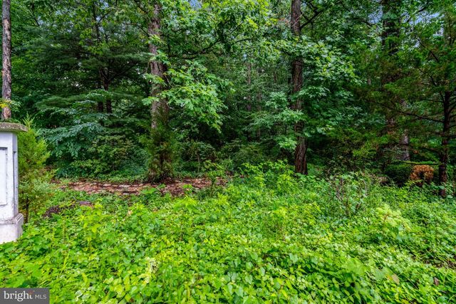 8304 FIVE GATES RD, Annandale, VA 22003