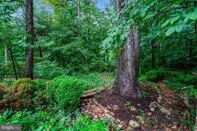 8304 FIVE GATES RD, Annandale, VA 22003