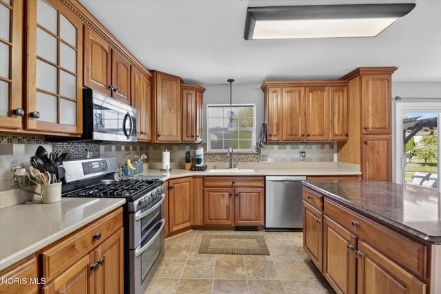 11037 Wildflower Drive, Whitehouse, OH 43571