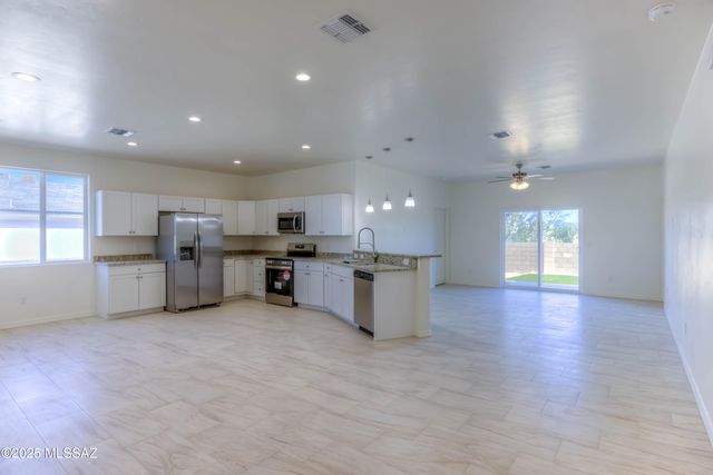 125 S Montgomery Avenue, Corona De Tucson, AZ 85641