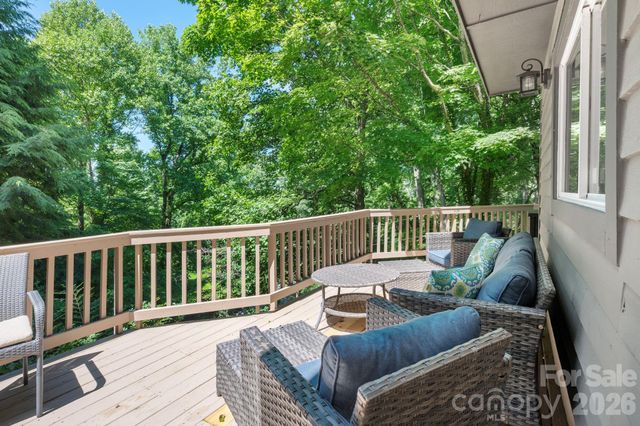 450 Elk Mountain Scenic Highway, Asheville, NC 28804