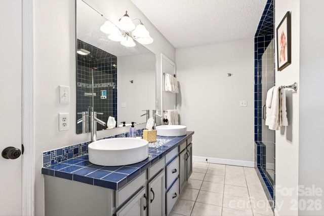 450 Elk Mountain Scenic Highway, Asheville, NC 28804