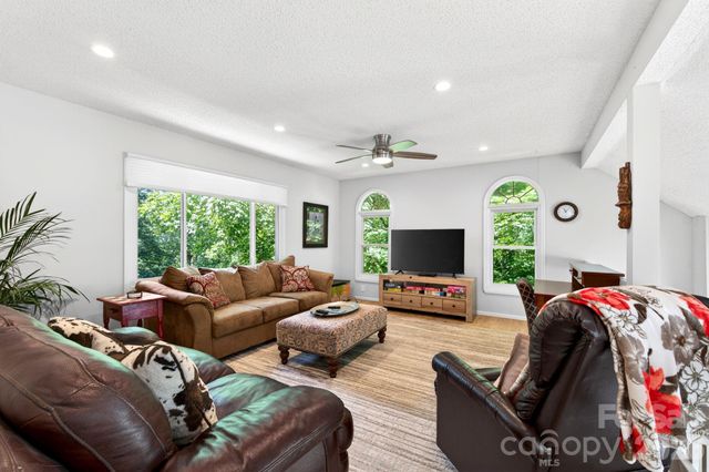 450 Elk Mountain Scenic Highway, Asheville, NC 28804
