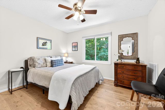 450 Elk Mountain Scenic Highway, Asheville, NC 28804