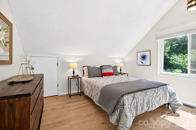 450 Elk Mountain Scenic Highway, Asheville, NC 28804