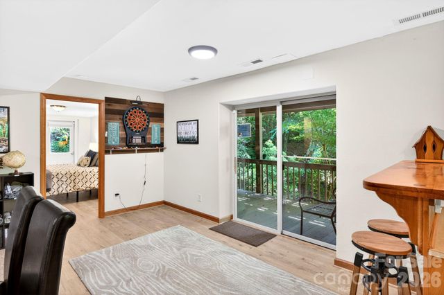 450 Elk Mountain Scenic Highway, Asheville, NC 28804